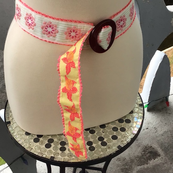 Hadley Pollett Zinnia Embroidered O-ring Belt Reversible Adjustable Adorable - Picture 10 of 12